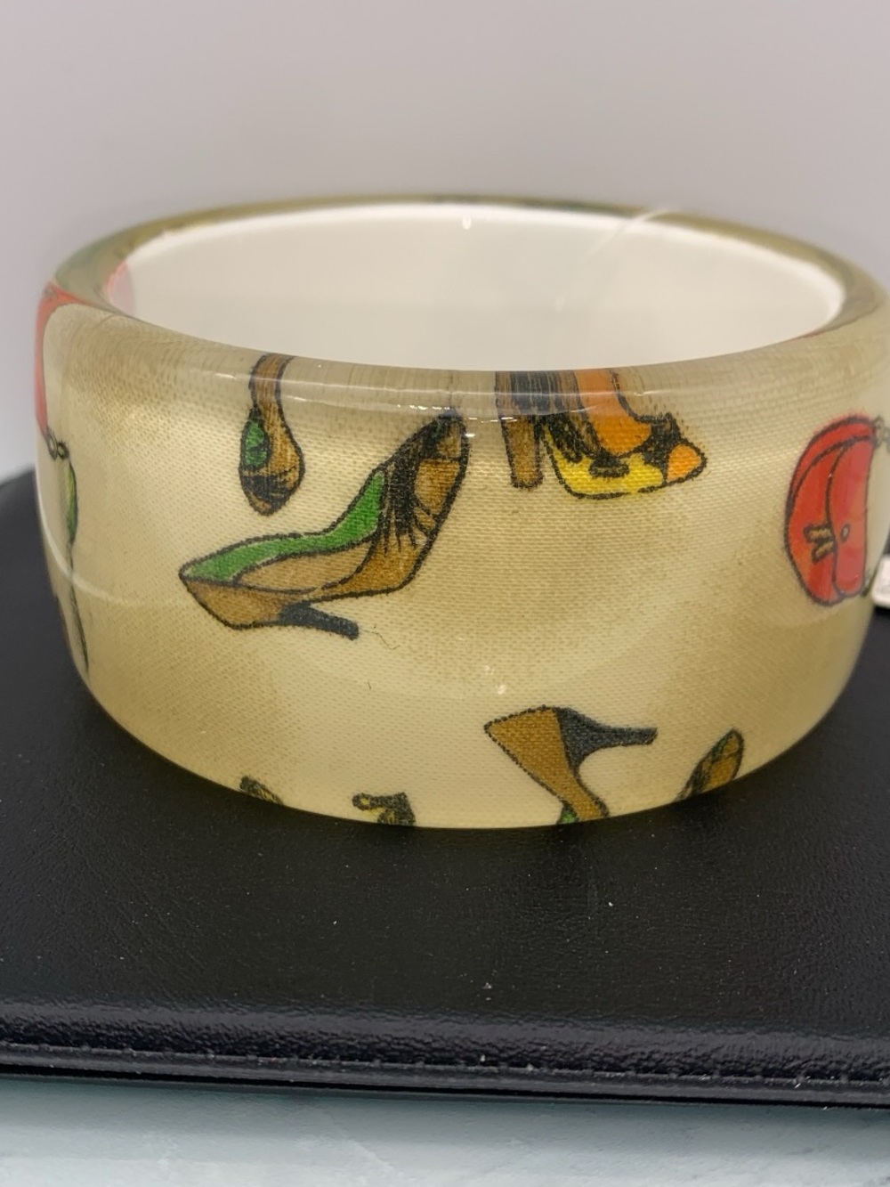 Chunky clear and Cream Resin Bangle Bracelet with Colorful Shoe & purse Motif
